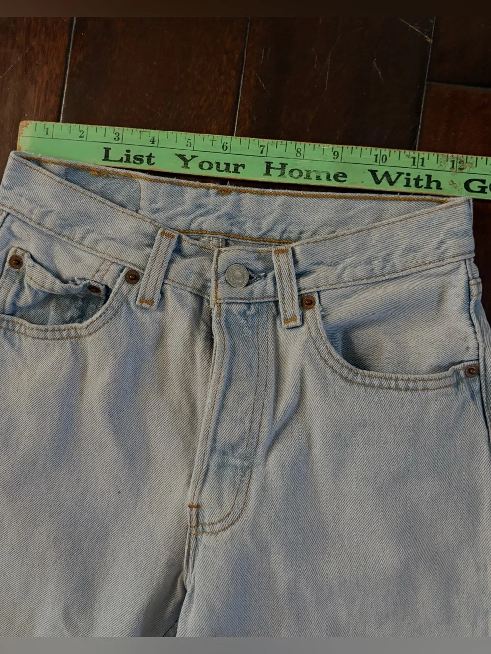 Levi's Light Wash Straight Jeans